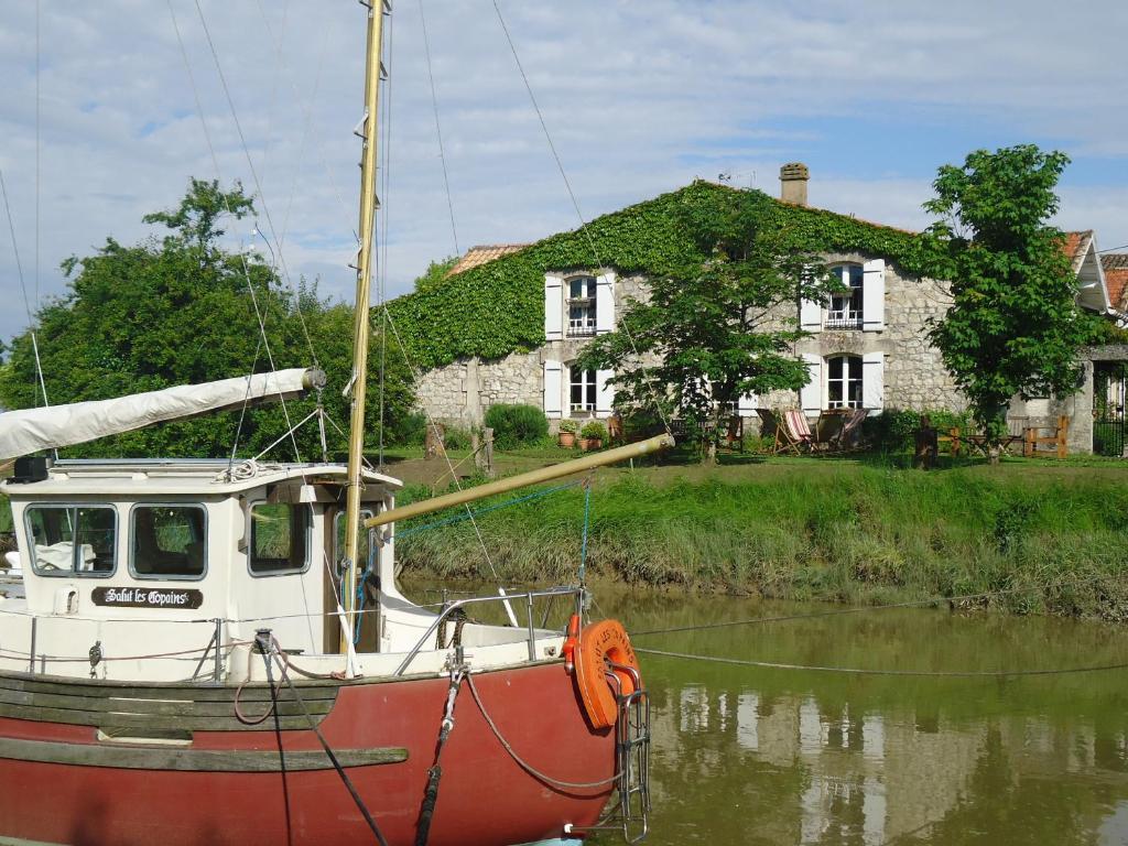 Domaine Des Pres De Joussac - Protocole Sanitaire Strict Villa Jau-Dignac-et-Loirac Rum bild